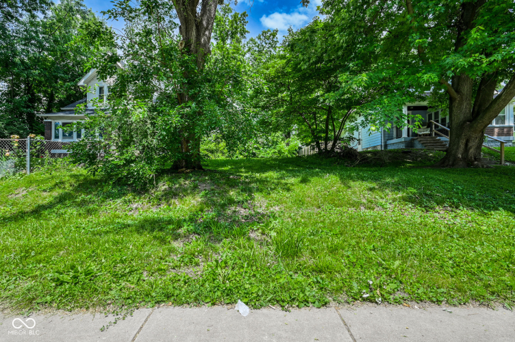 Listing Image 4