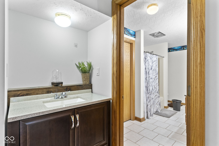 Listing Image 56