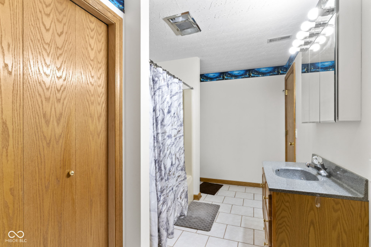 Listing Image 57