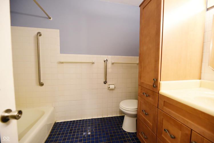 Listing Image 25