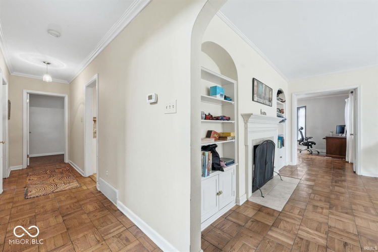 Listing Image 16