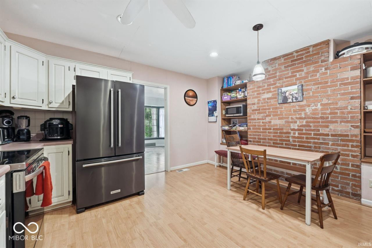 Listing Image 20