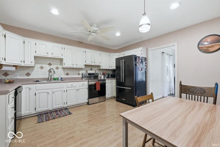 Listing Image 23