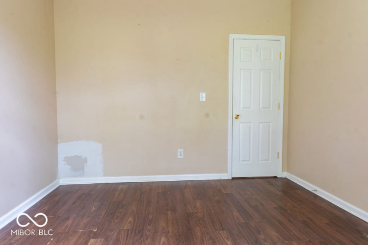 Listing Image 27
