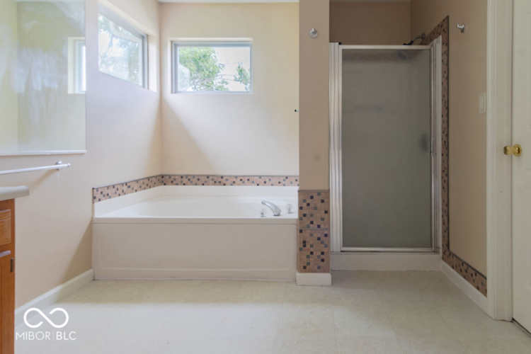 Listing Image 36