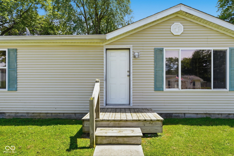 Listing Image 4