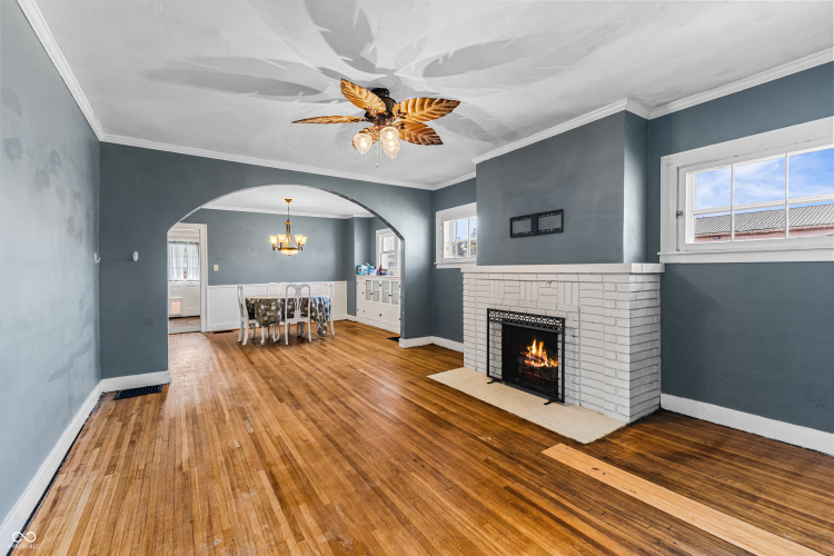 Listing Image 12