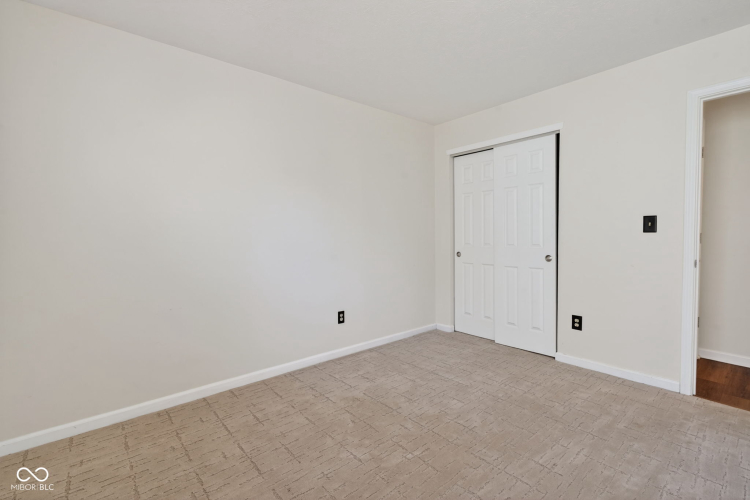 Listing Image 27