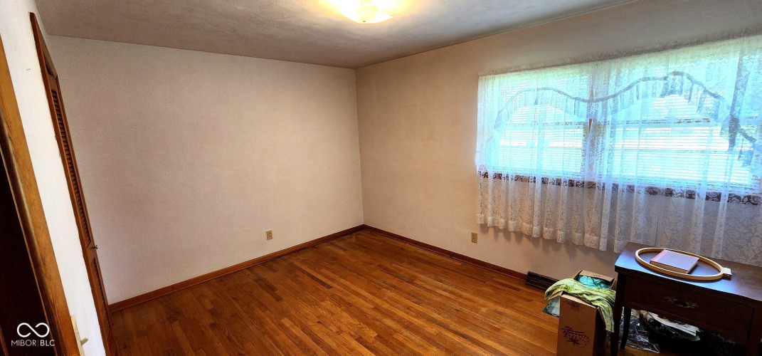 Listing Image 17