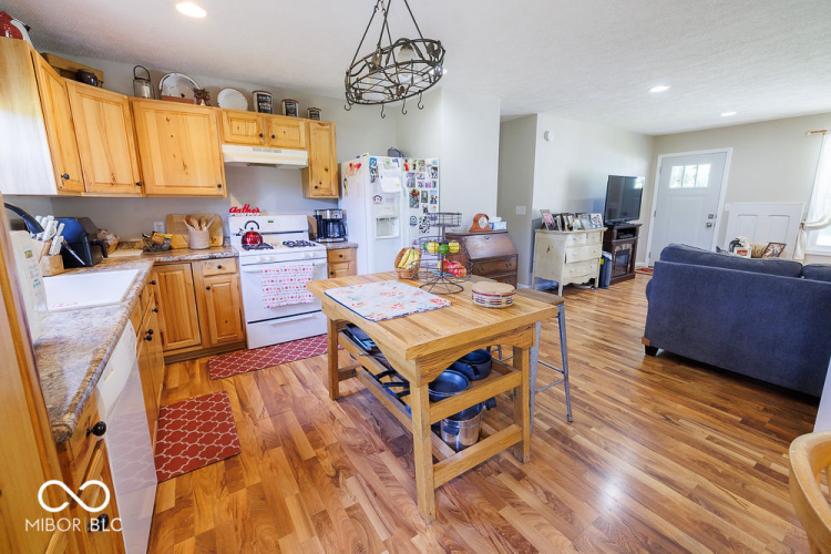 Listing Image 22