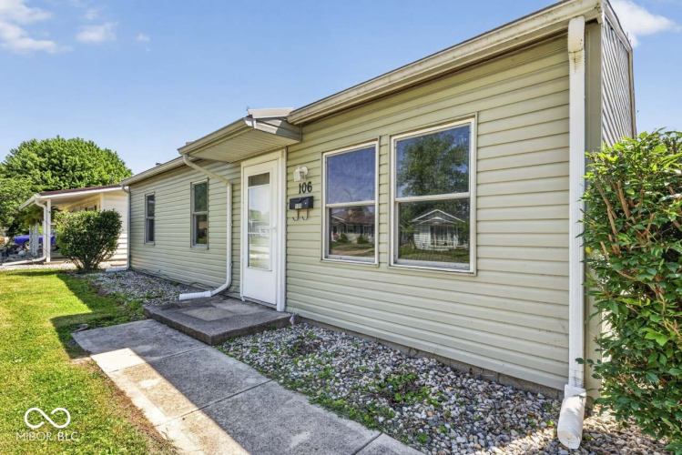 Listing Image 4