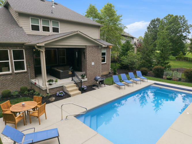 Listing Image 79