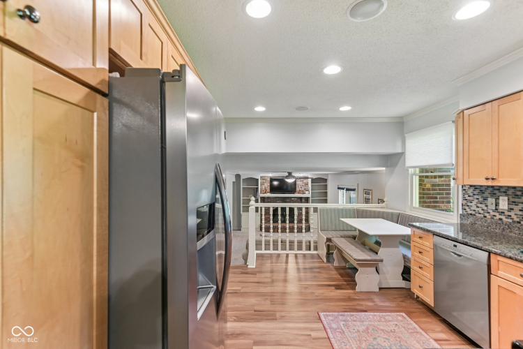 Listing Image 14