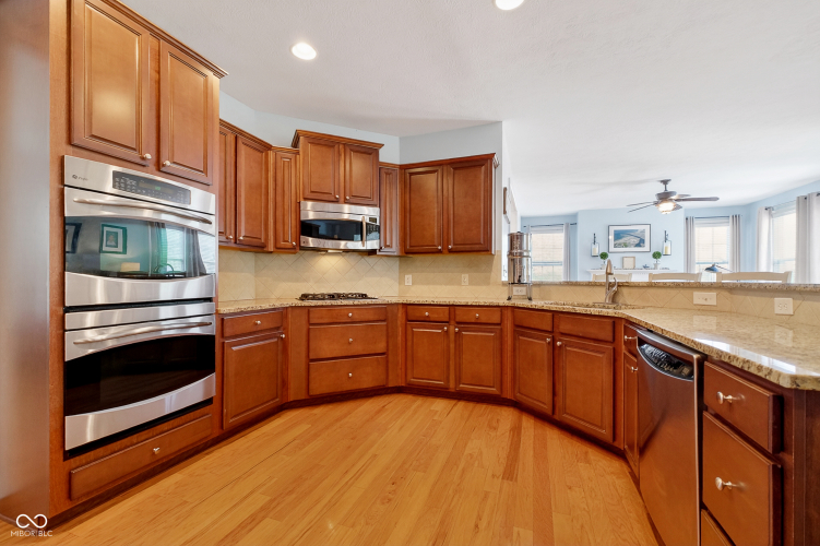 Listing Image 14