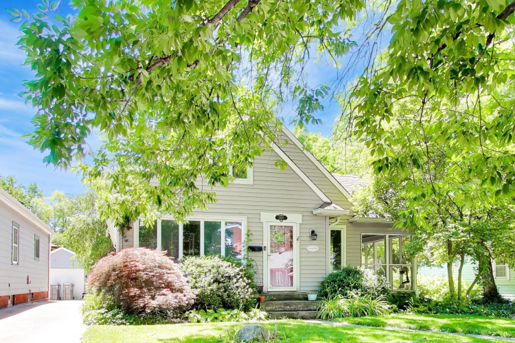 Listing Image 3