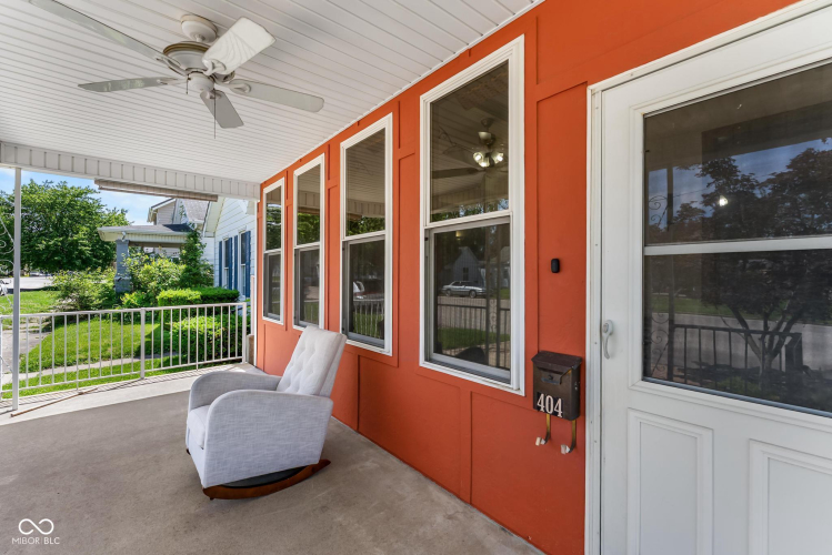 Listing Image 6