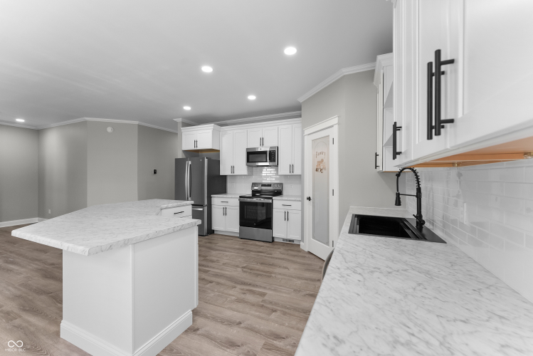 Listing Image 15