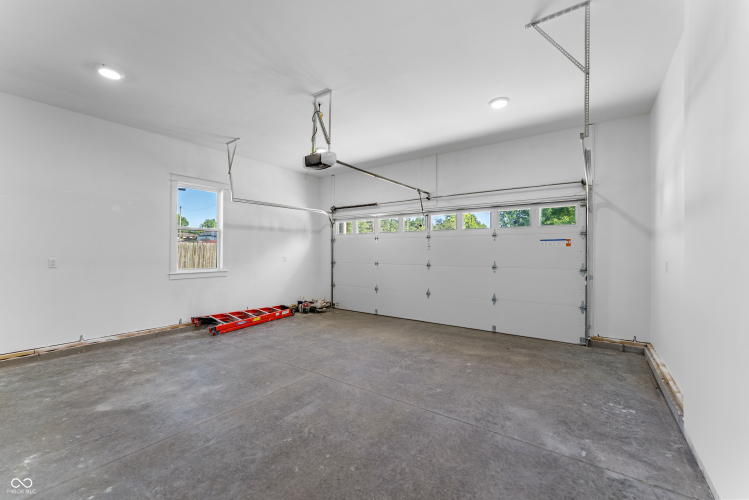 Listing Image 28