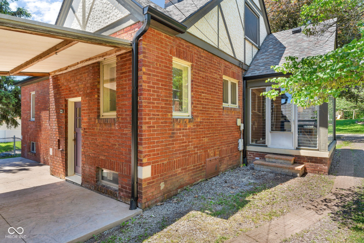 Listing Image 48