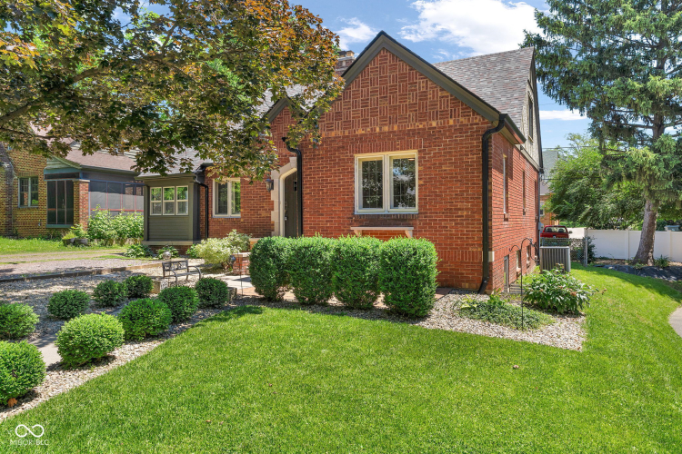 Listing Image 52
