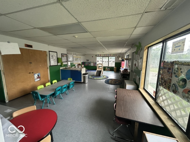 Listing Image 8