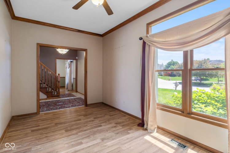 Listing Image 23