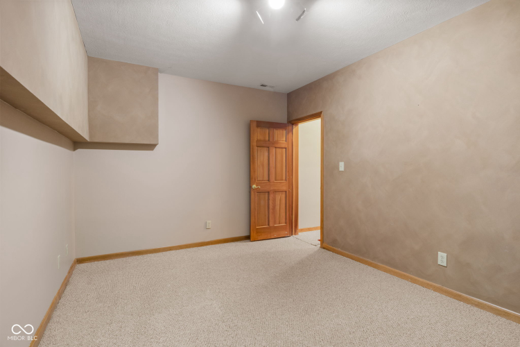 Listing Image 45