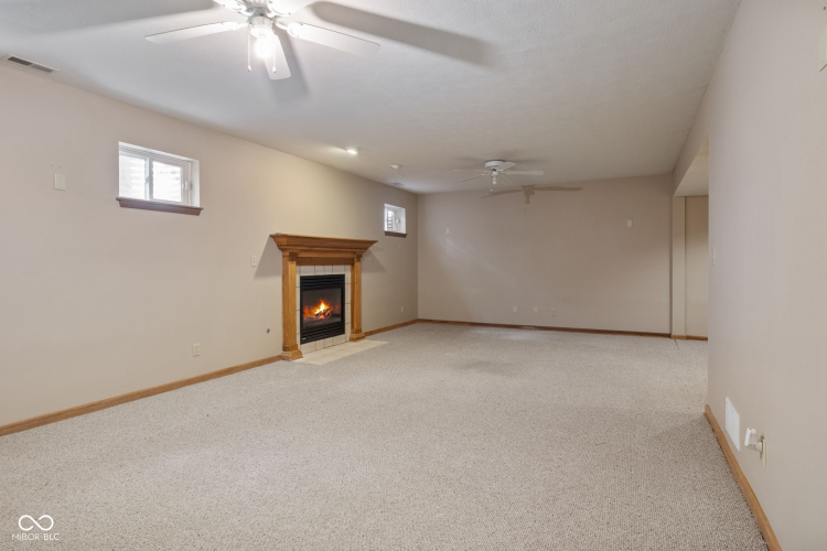 Listing Image 46