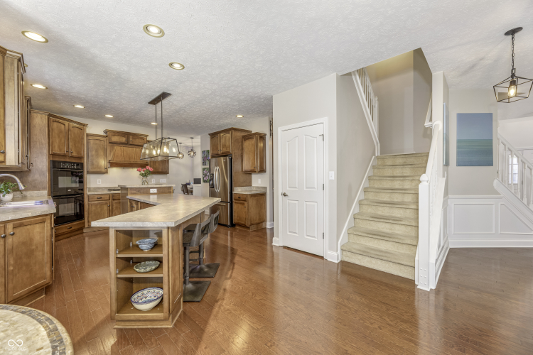 Listing Image 19
