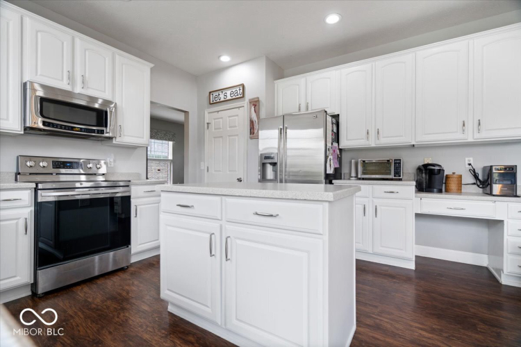 Listing Image 11