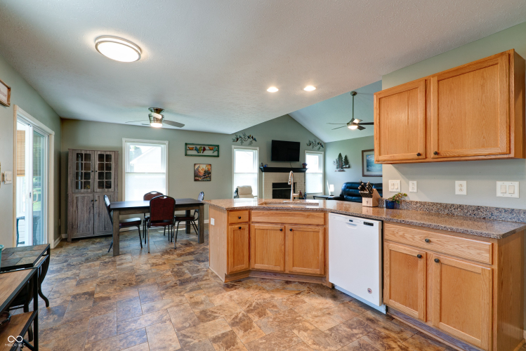 Listing Image 14