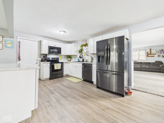 Listing Image 12