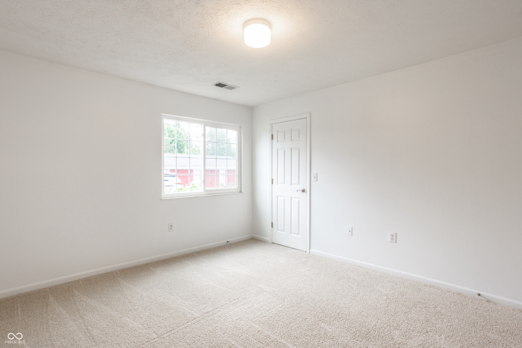 Listing Image 24