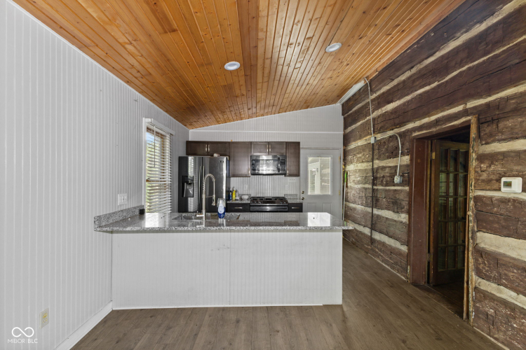 Listing Image 18