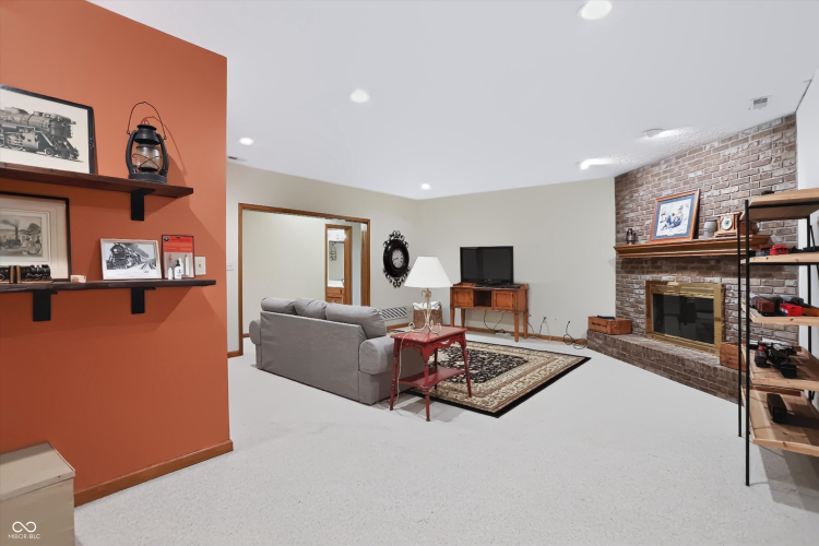Listing Image 32