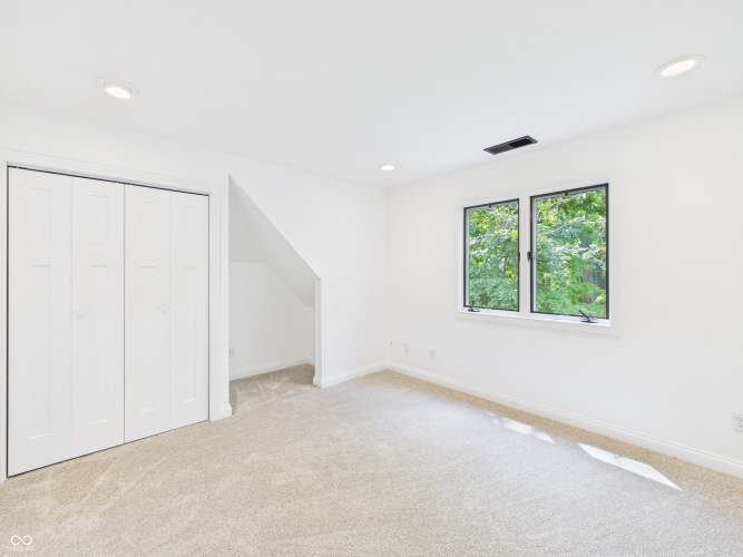 Listing Image 50