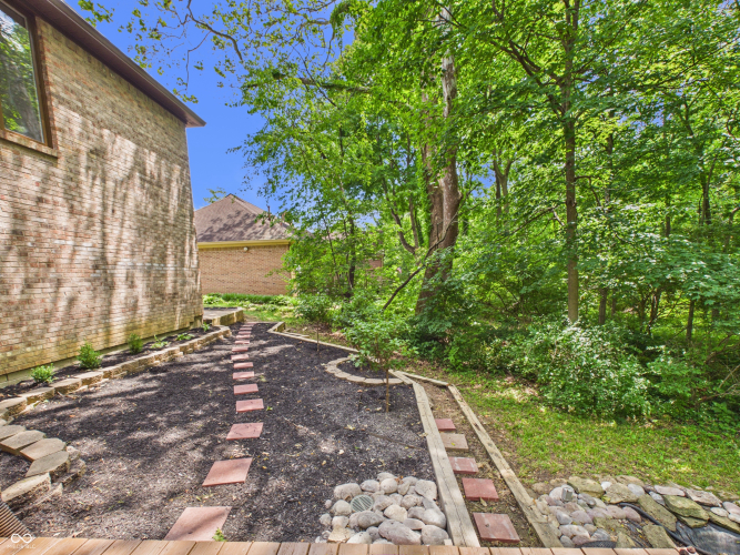 Listing Image 64
