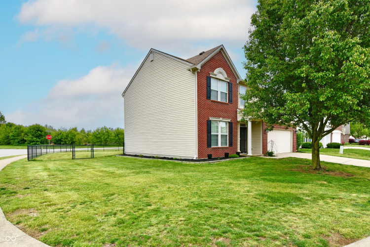 Listing Image 4
