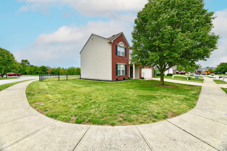 Listing Image 5