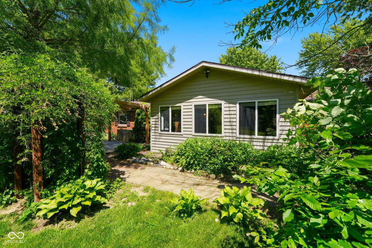 Listing Image 52