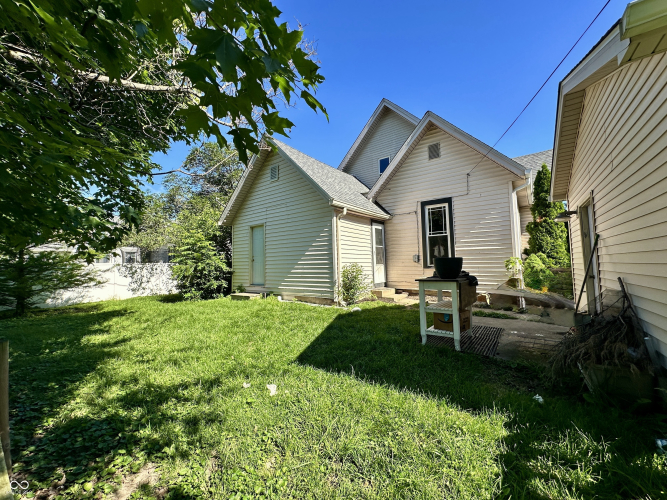 Listing Image 4