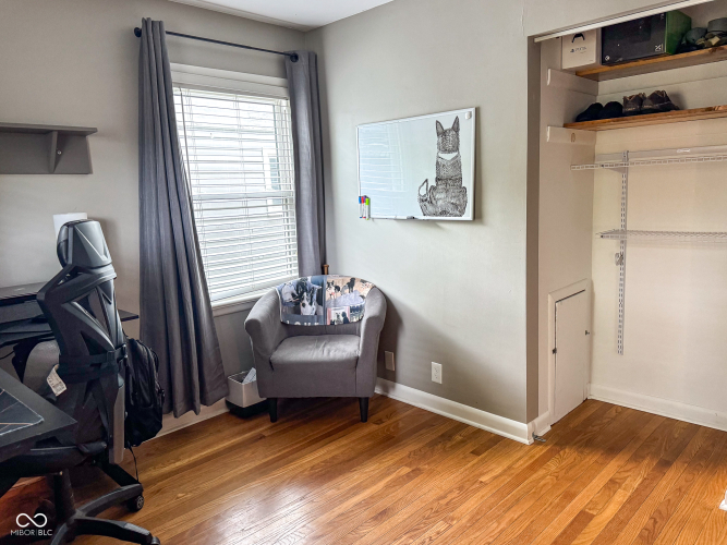 Listing Image 16