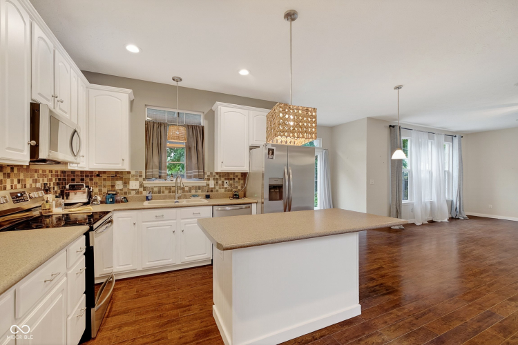 Listing Image 13