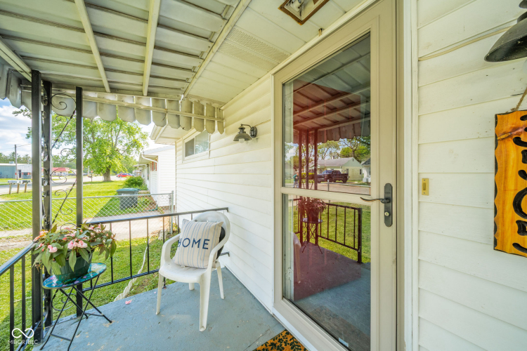 Listing Image 7