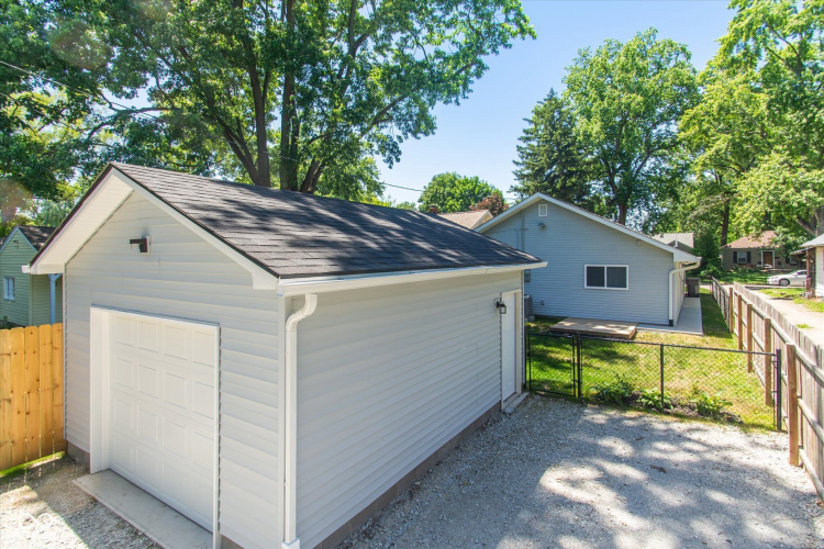 Listing Image 18