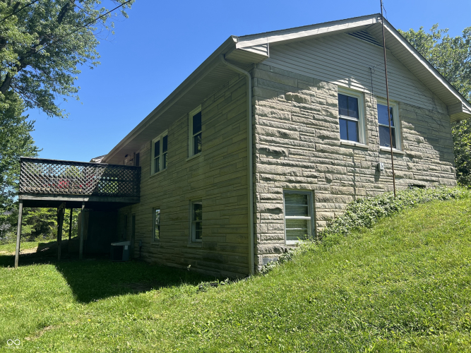 Listing Image 4