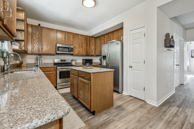Listing Image 15