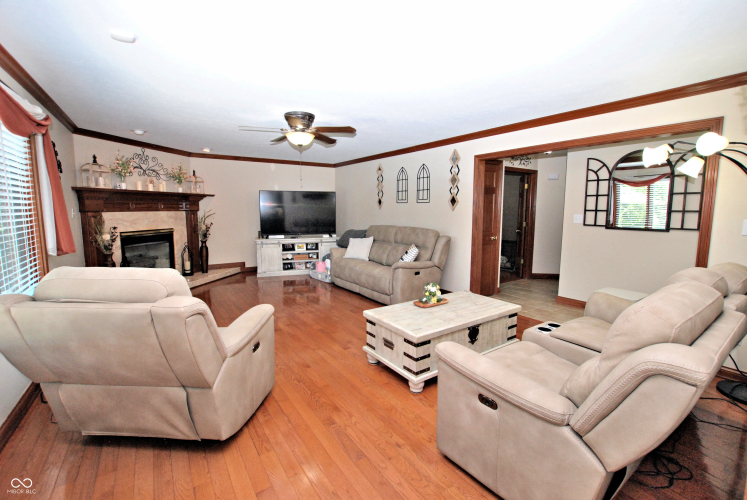Listing Image 35
