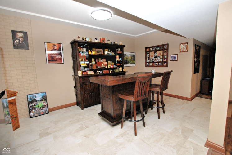 Listing Image 79