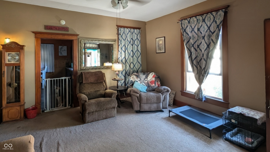 Listing Image 6